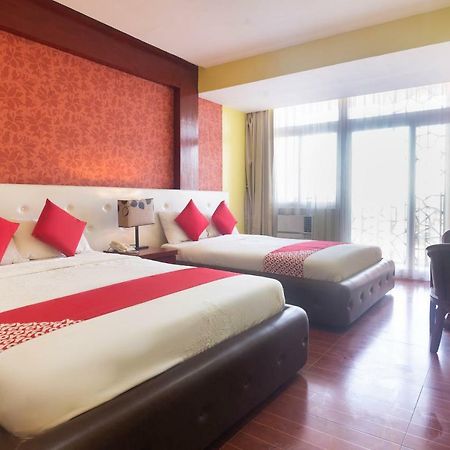 OYO 159 San Remigio Pensionne Suites Cebu Extérieur photo