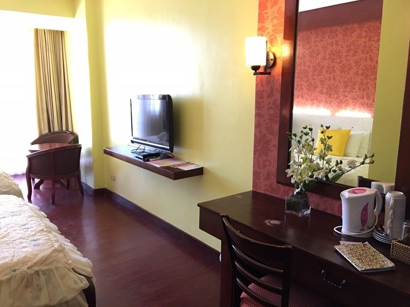 OYO 159 San Remigio Pensionne Suites Cebu Extérieur photo