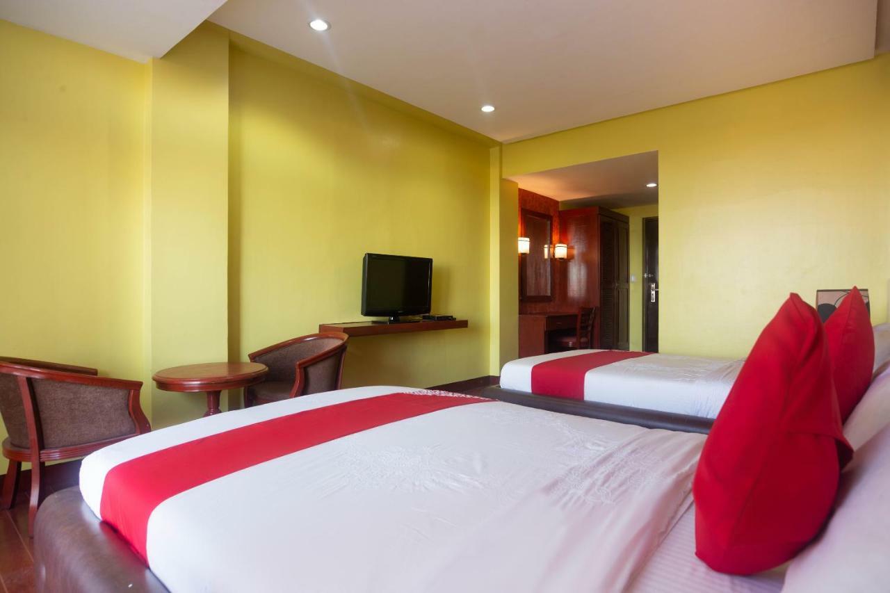 OYO 159 San Remigio Pensionne Suites Cebu Extérieur photo