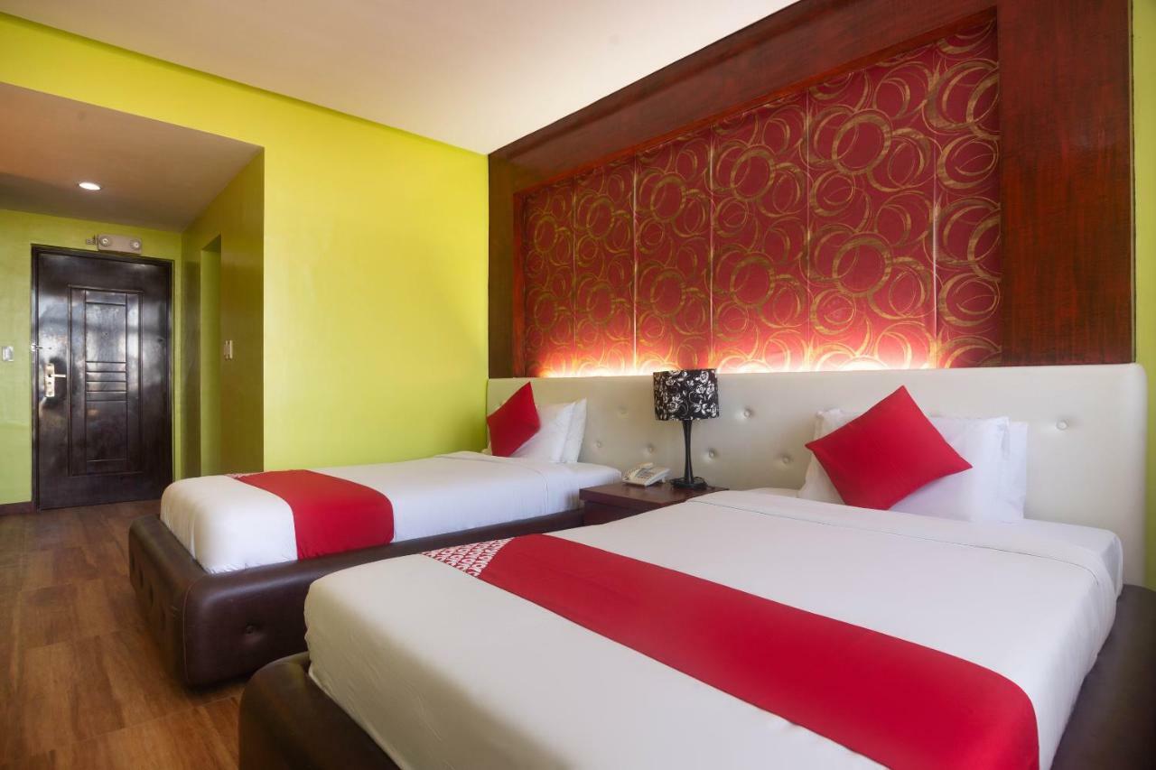 OYO 159 San Remigio Pensionne Suites Cebu Extérieur photo