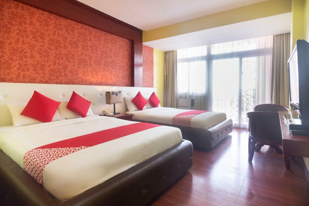 OYO 159 San Remigio Pensionne Suites Cebu Extérieur photo