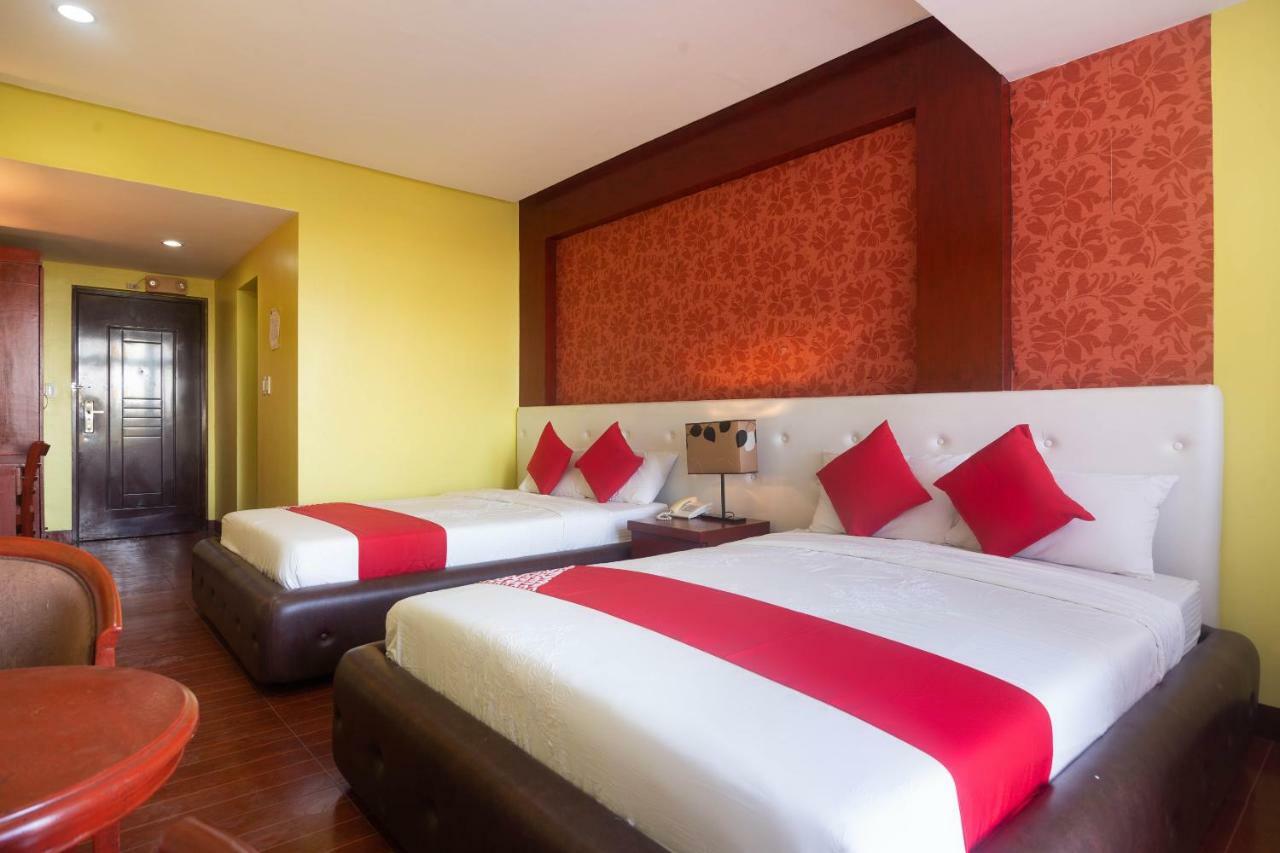OYO 159 San Remigio Pensionne Suites Cebu Extérieur photo